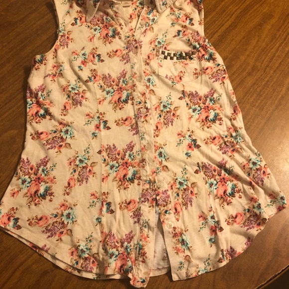 Ladies sleeveless top - Picture 3 of 7